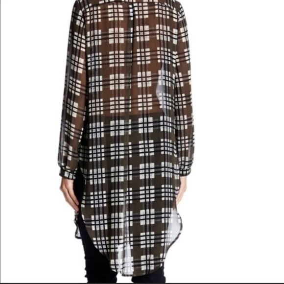 ASTR Button Down Top White Print Tunic Size Medium - Picture 2 of 13